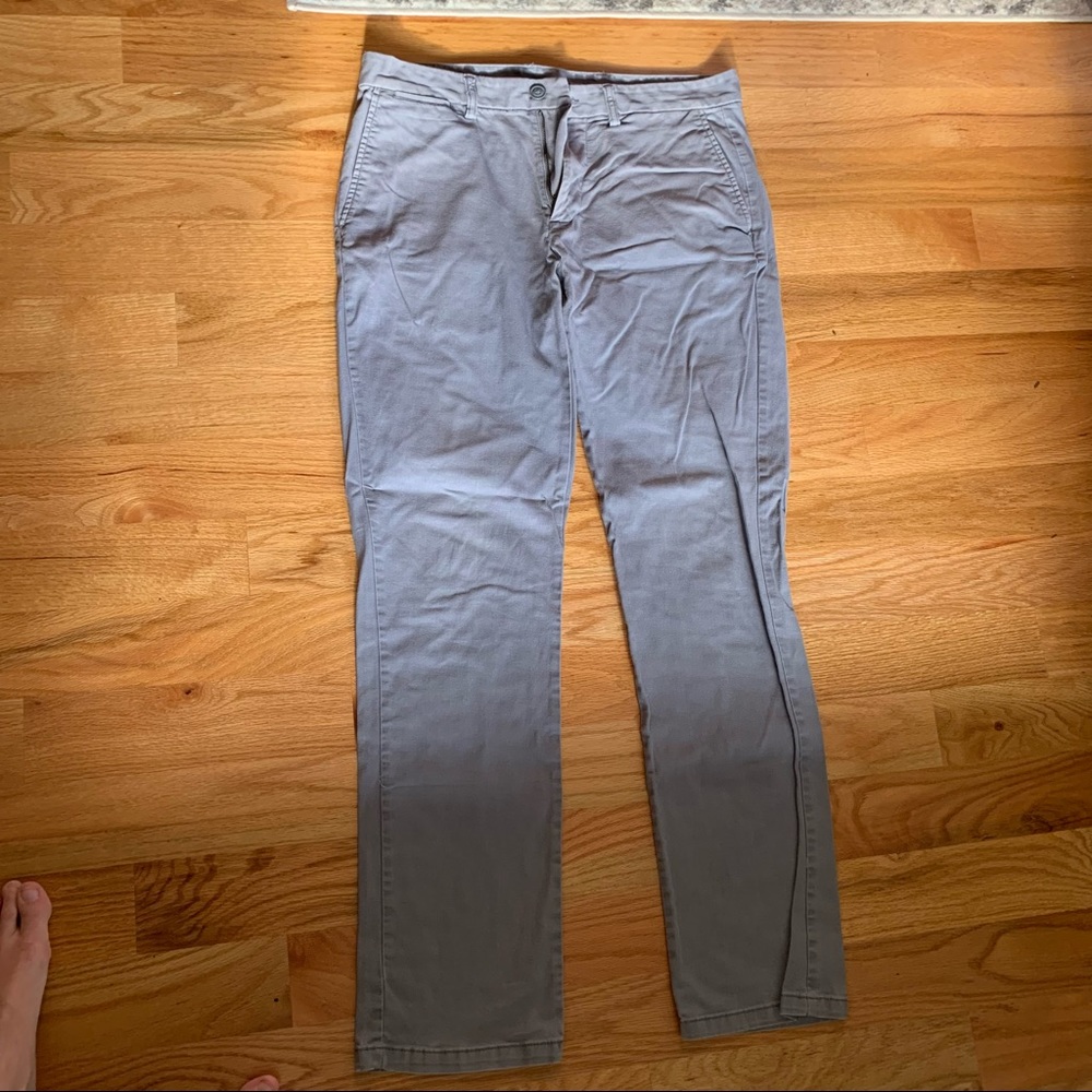 Old Navy straight leg pants. 32x34. Gray